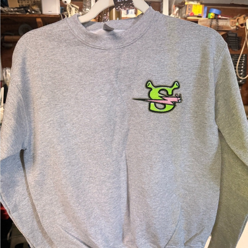 Source Unknown Gray Sweatshirt with Minimalist Design